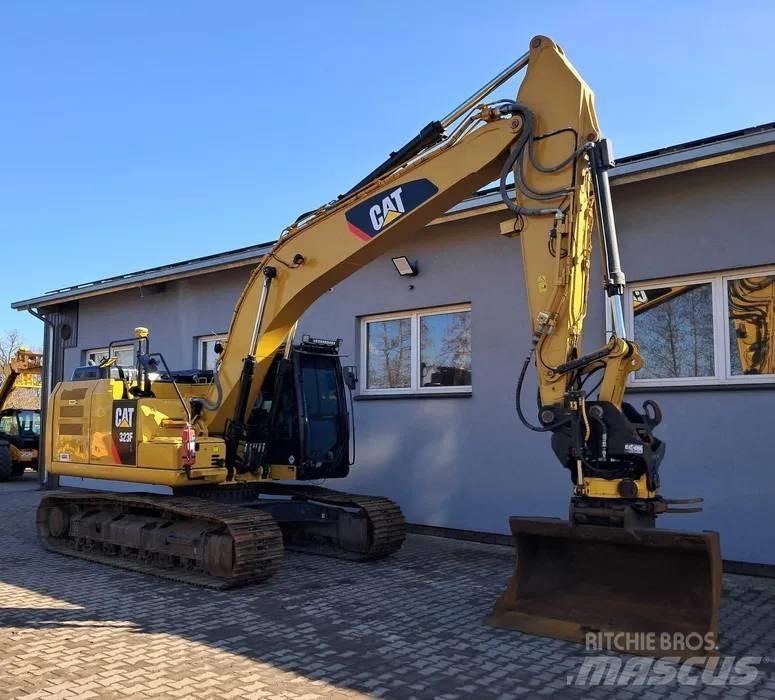 CAT 323 F L Roomikekskavaatorid