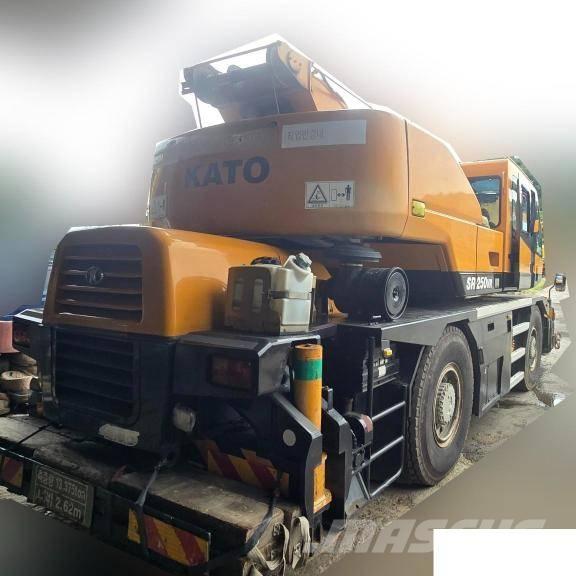 Kato KR 25 H V-3 Raske maastiku tõstukid