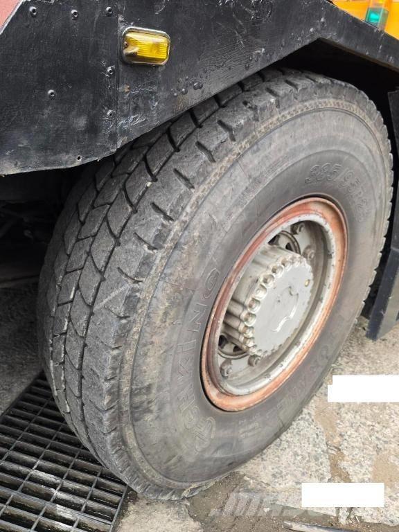 Kato KR 25 H V-3 Raske maastiku tõstukid