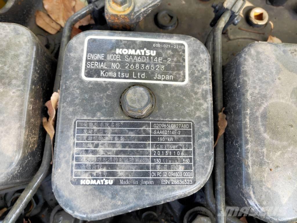 Komatsu PC300-7 Roomikekskavaatorid
