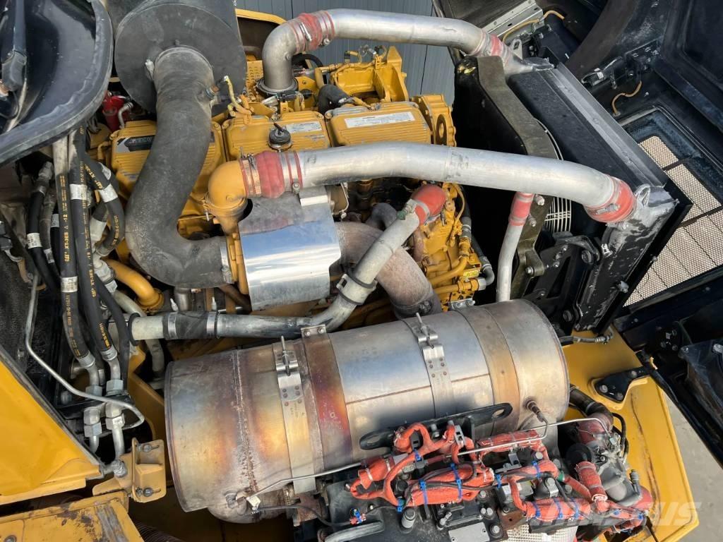 CAT 735 | 735B Liigendraamiga pinnaseveokid