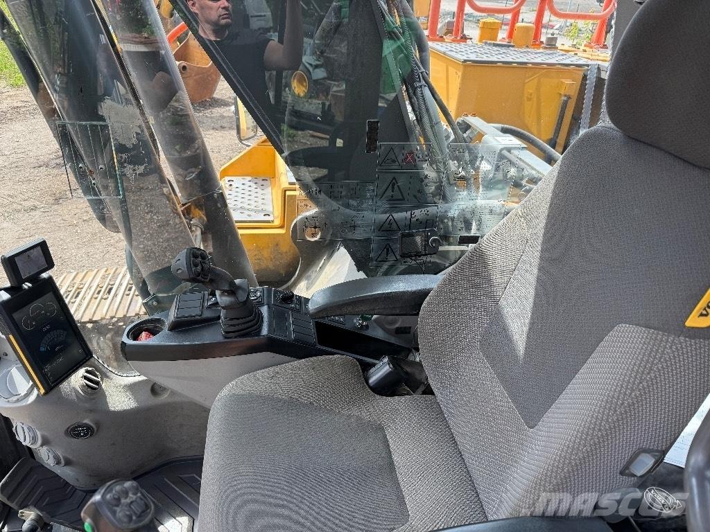Volvo EC 250 E Roomikekskavaatorid