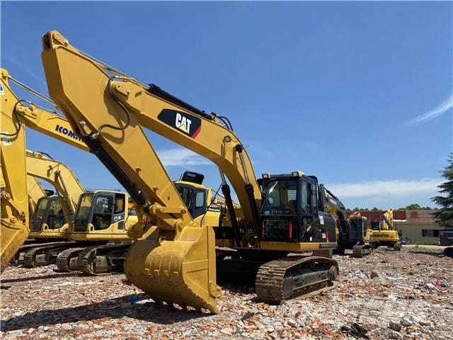CAT 326D Roomikekskavaatorid