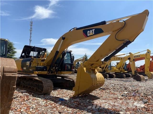CAT 326D Roomikekskavaatorid