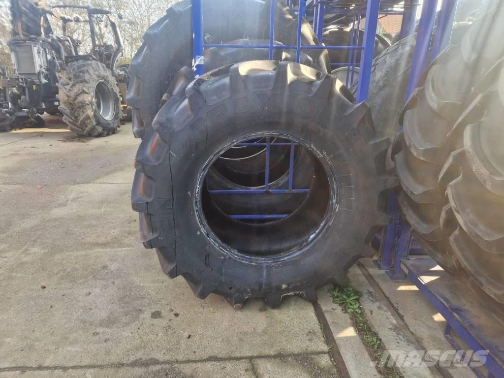 Vredestein banden Rehvid, rattad ja veljed