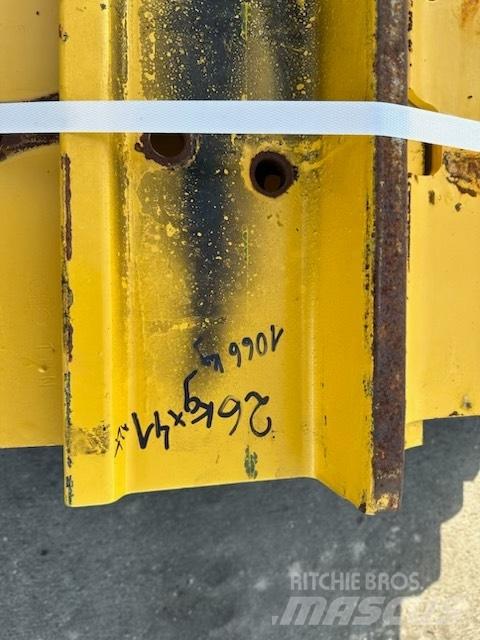 Komatsu d 85 plate Lindid, ketid ja alusvankrid