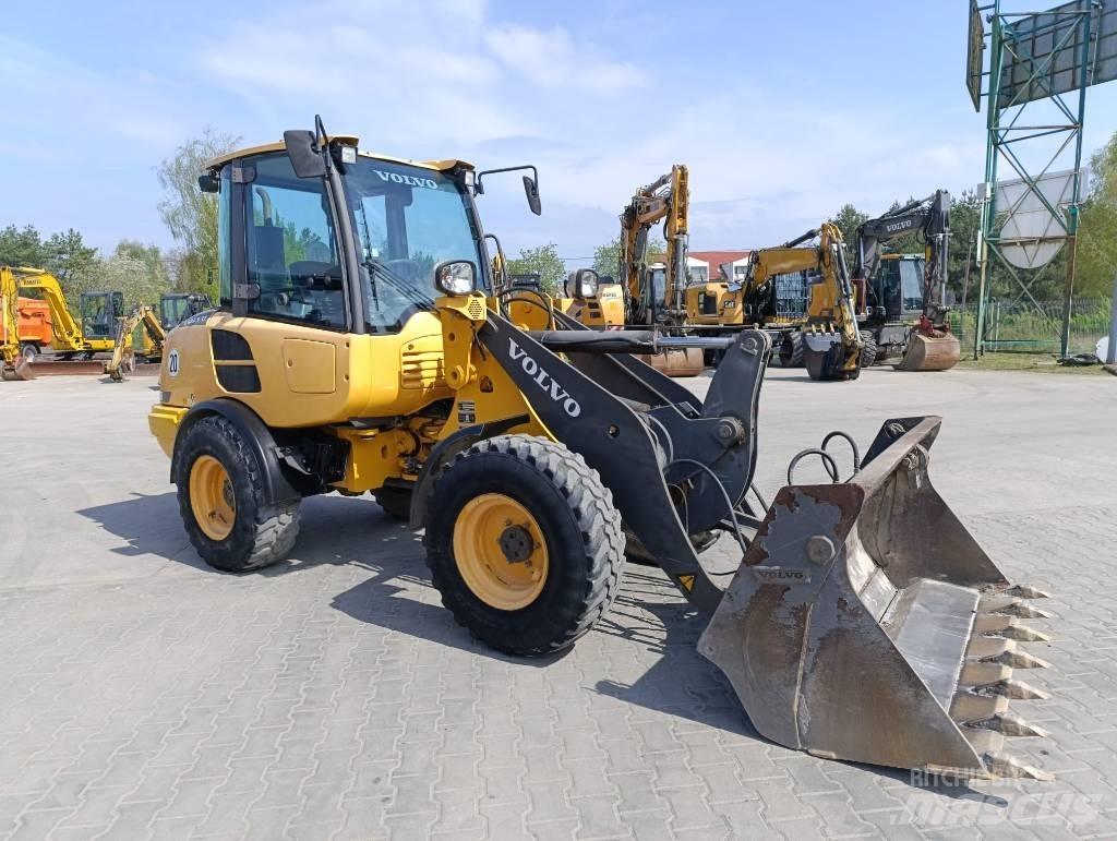 Volvo L 25 F Rataslaadurid
