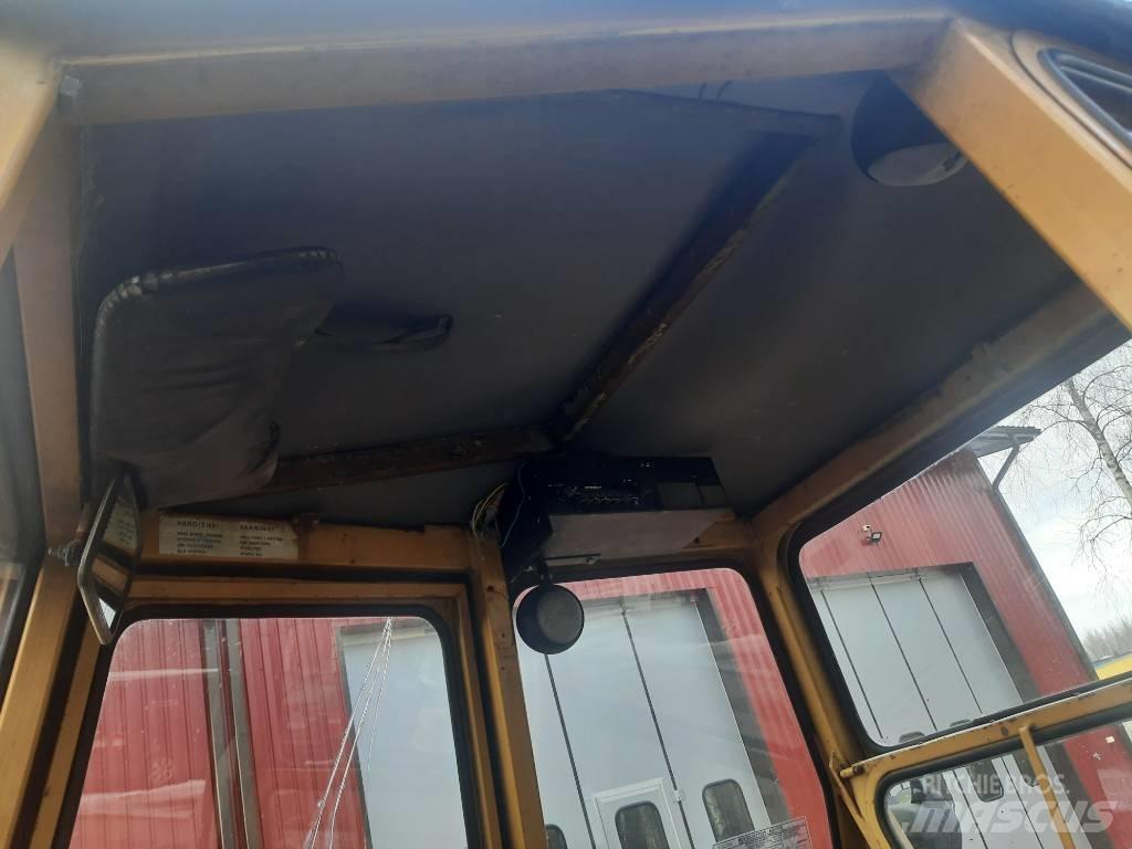 Valmet 702S 4 veto Traktorid