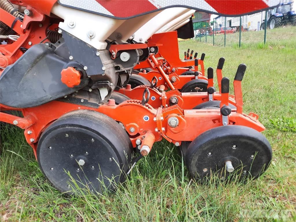 Kuhn Maxima 3RT Täppiskülvikud