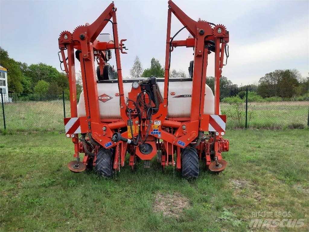 Kuhn Maxima 3RT Täppiskülvikud
