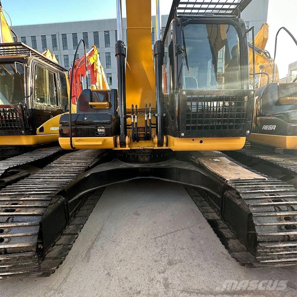 CAT 323 D Roomikekskavaatorid