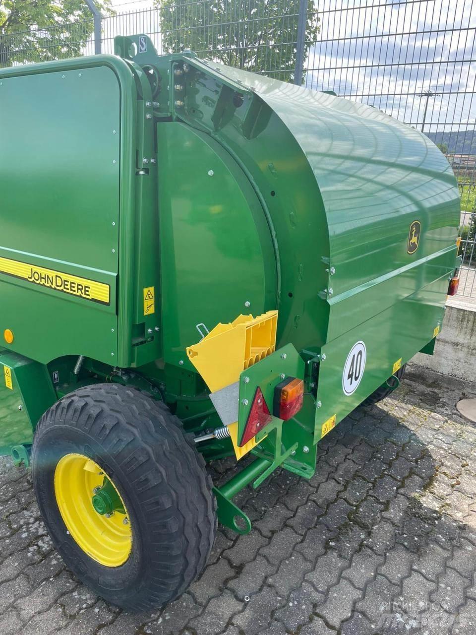 John Deere F440E Ruloonpressid