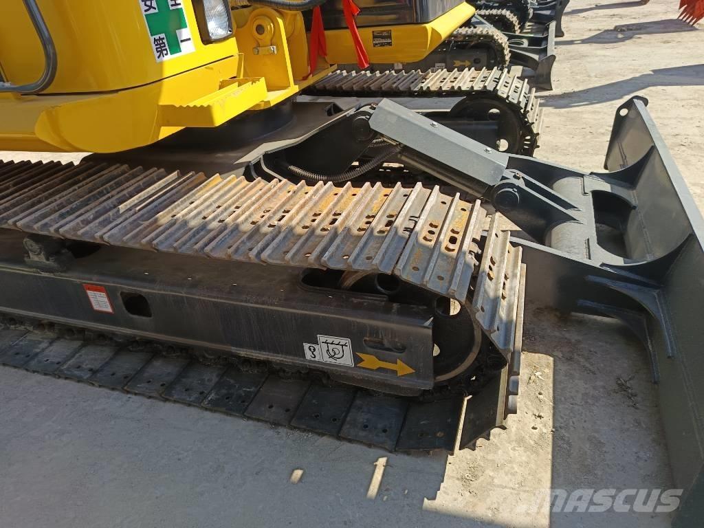 Komatsu PC 70-8 Roomikekskavaatorid