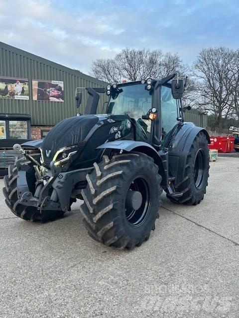 Valtra T 235 D Traktorid