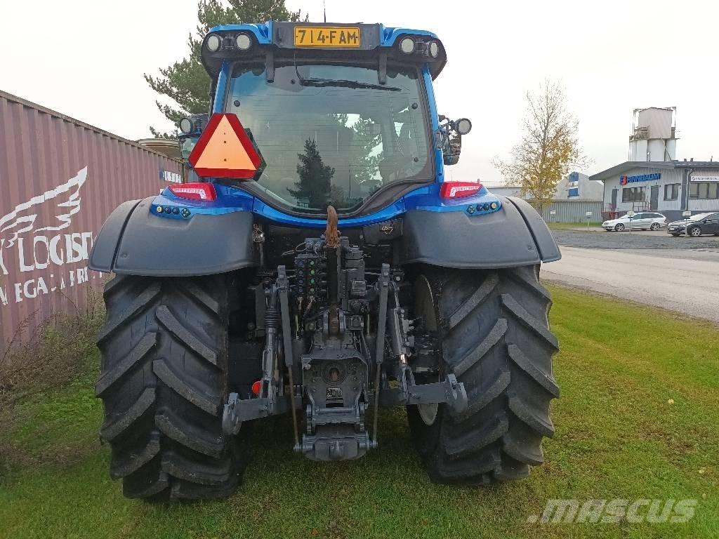 Valtra N174 E versu Traktorid
