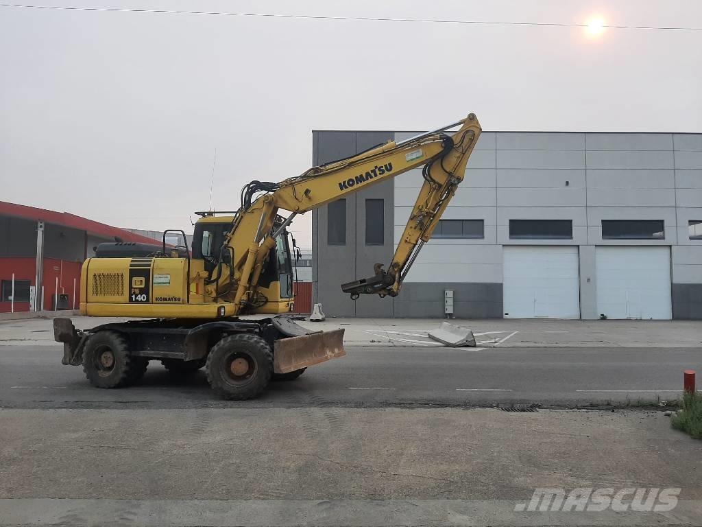 Komatsu PW 140-7 Ratasekskavaatorid