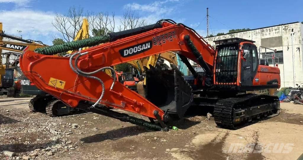 Doosan DX340 Roomikekskavaatorid