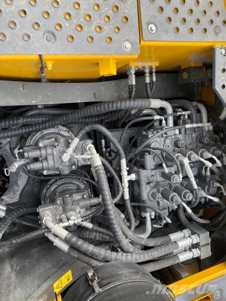 Volvo 480D Roomikekskavaatorid