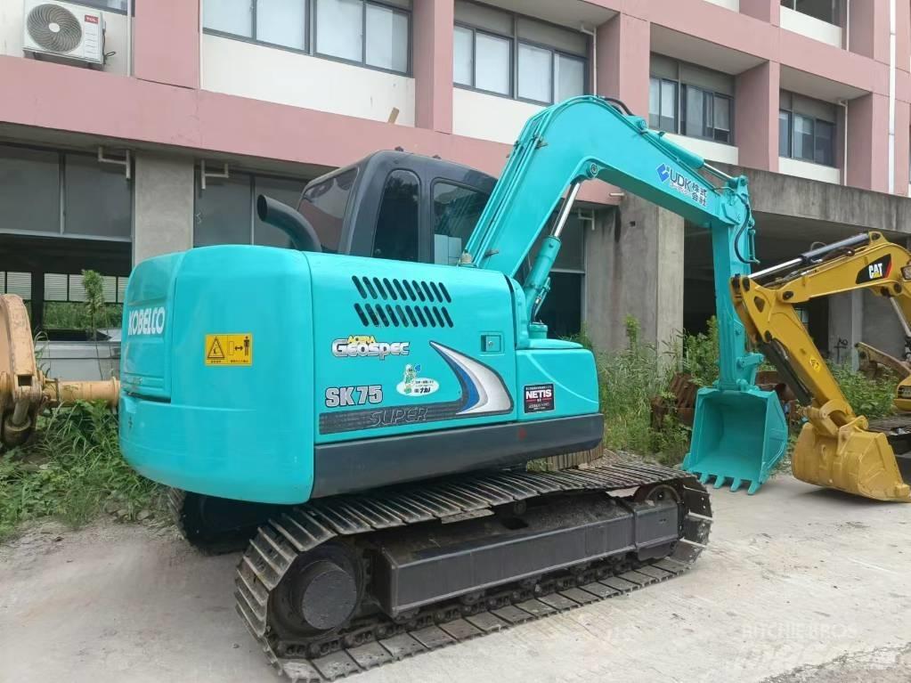 Kobelco SK 75 Väikeekskavaatorid 7t-12t