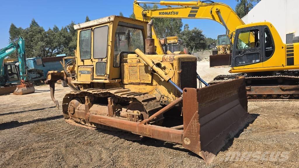 CAT D 6 D Buldooserid