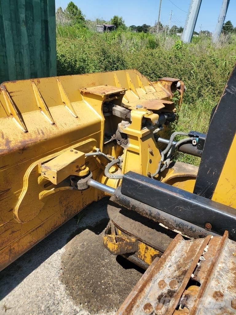 CAT D 6 K 2 LGP Buldooserid