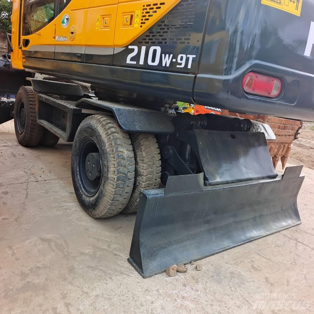Hyundai 210W-9 Ratasekskavaatorid
