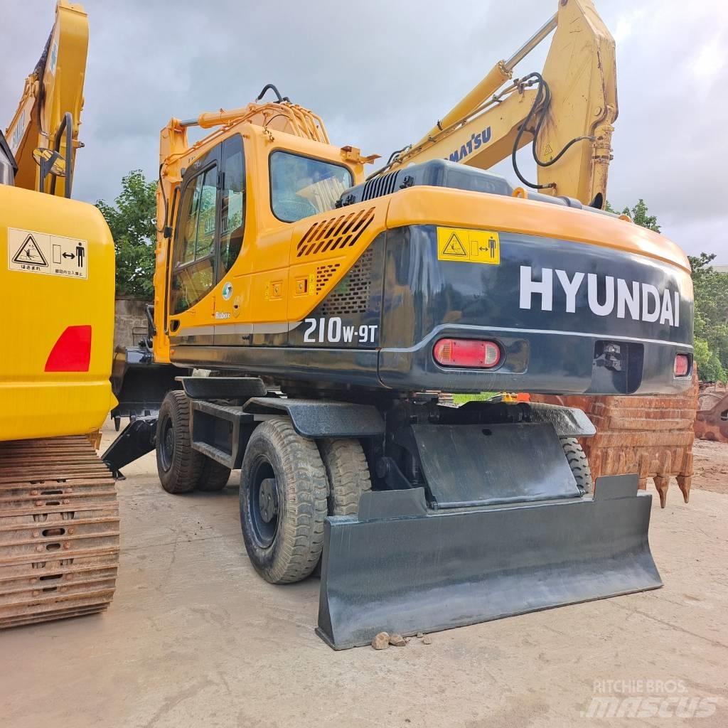 Hyundai 210W-9 Ratasekskavaatorid