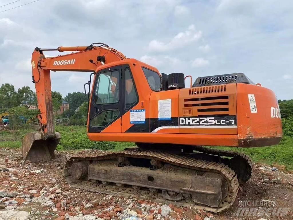 Doosan DH 225 LC-7 Roomikekskavaatorid