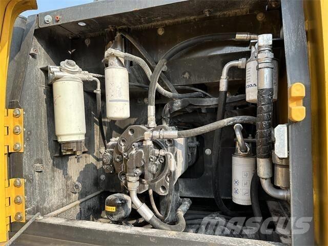 Volvo EC240 Roomikekskavaatorid