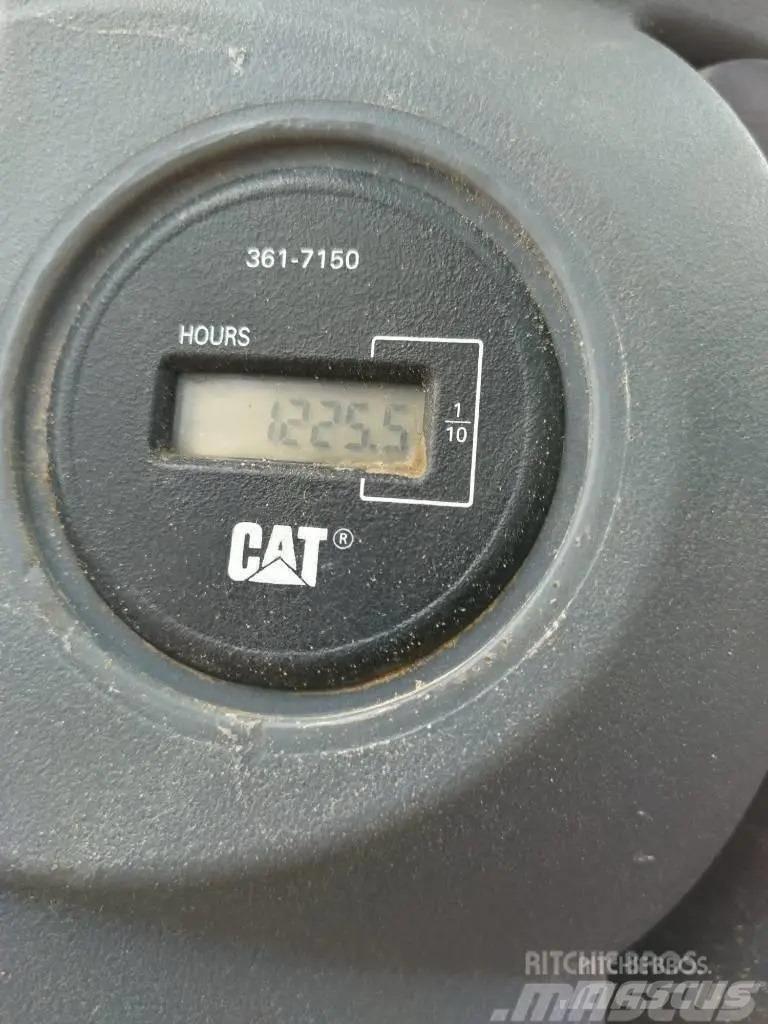 CAT CP 44 Ühe trumliga rullid