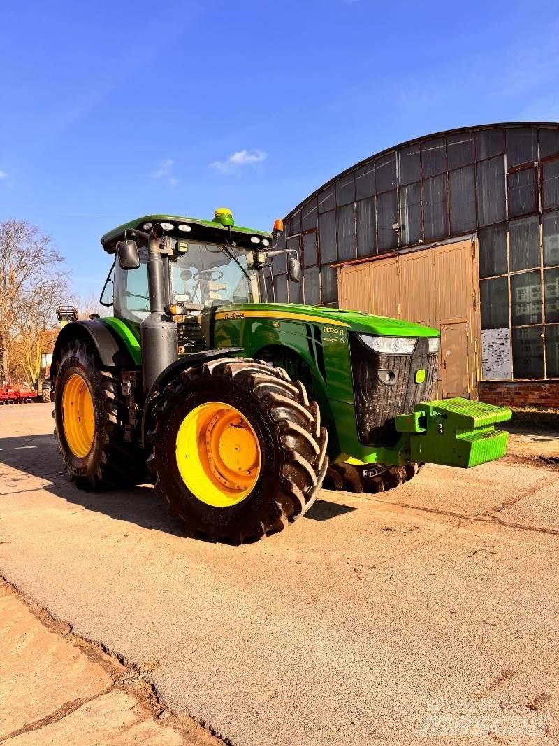 John Deere 8320 R Traktorid