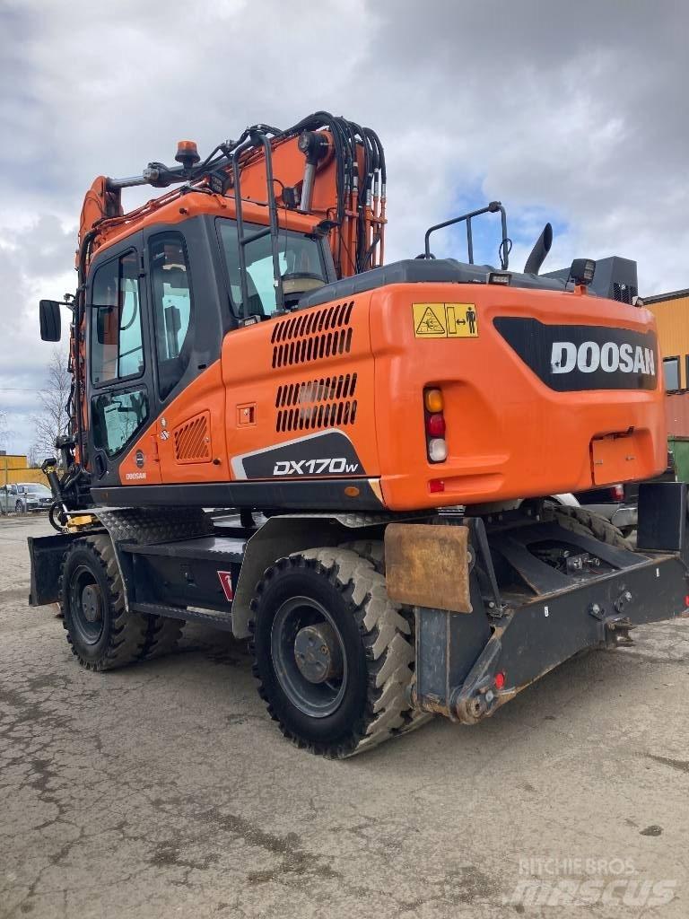 Doosan DX 170 W Ratasekskavaatorid