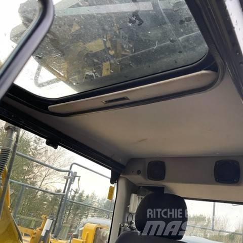 Komatsu PC210 LCI - 10 Traktorid