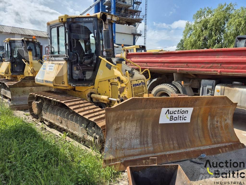 Komatsu D51 Buldooserid
