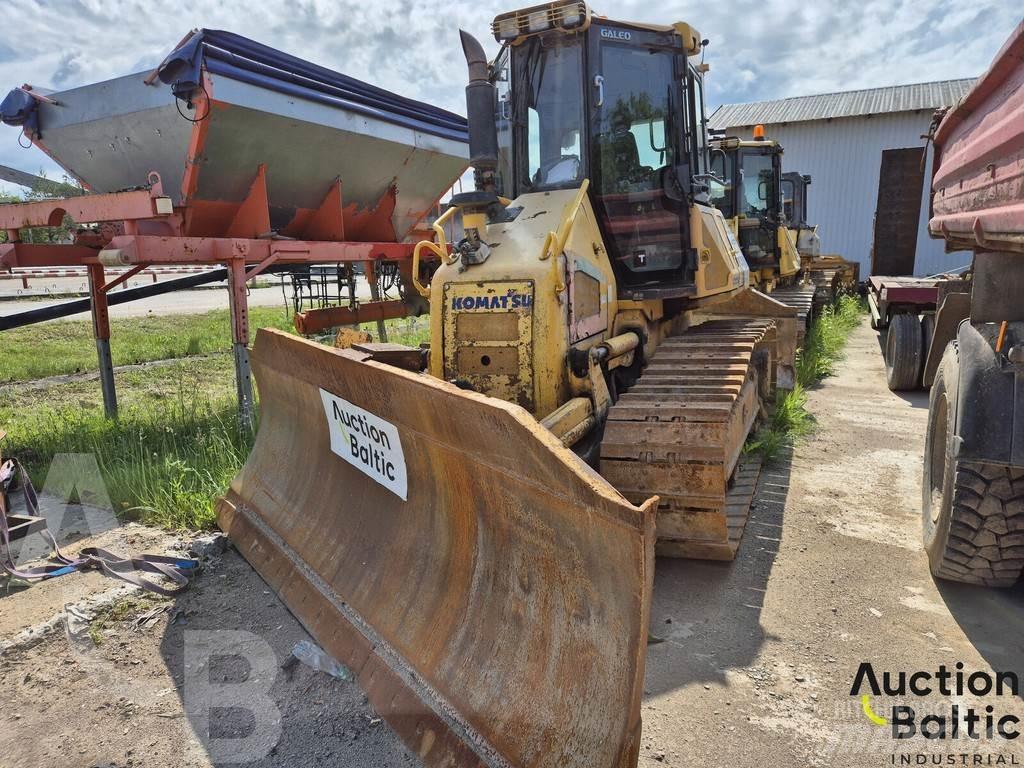 Komatsu D51 Buldooserid