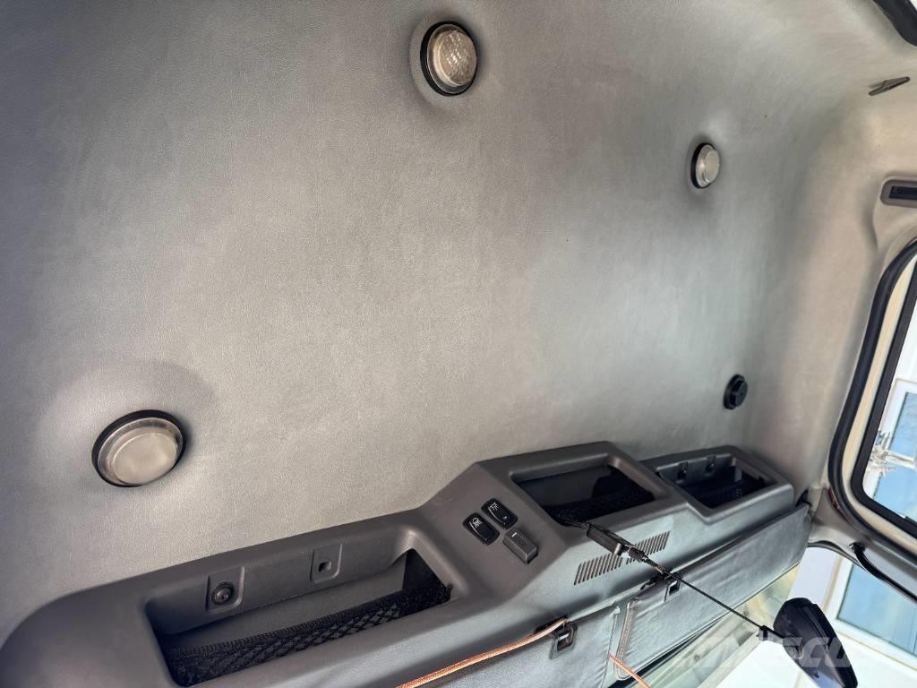 Mack Granite Kallurid