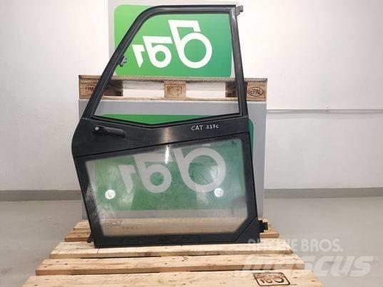 CAT TH 414C door Kabiinid