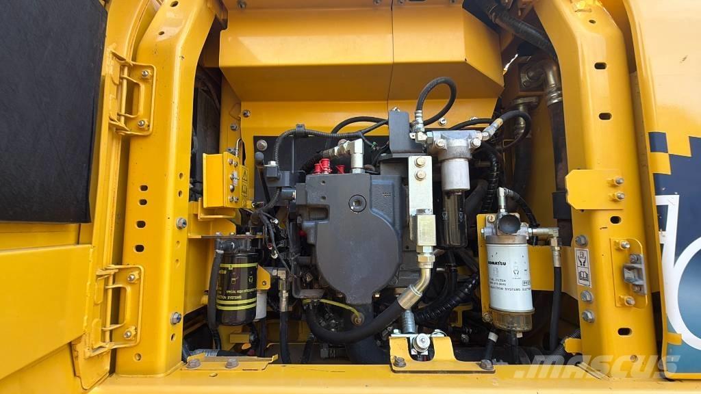 Komatsu HB 215 LC-3 Roomikekskavaatorid