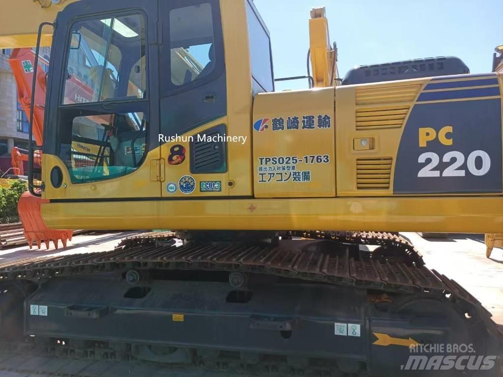 Komatsu PC 220-8 Roomikekskavaatorid
