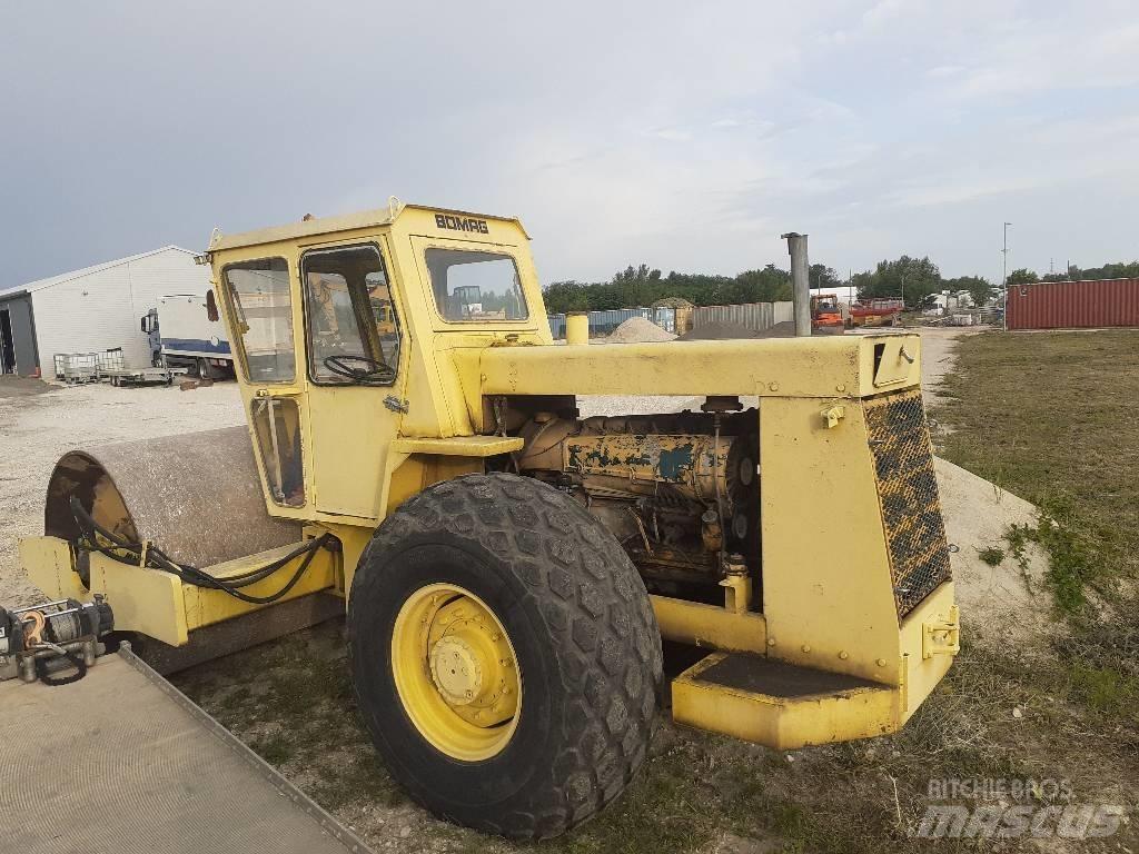 Bomag BW 212 D Pinnasetihendajad