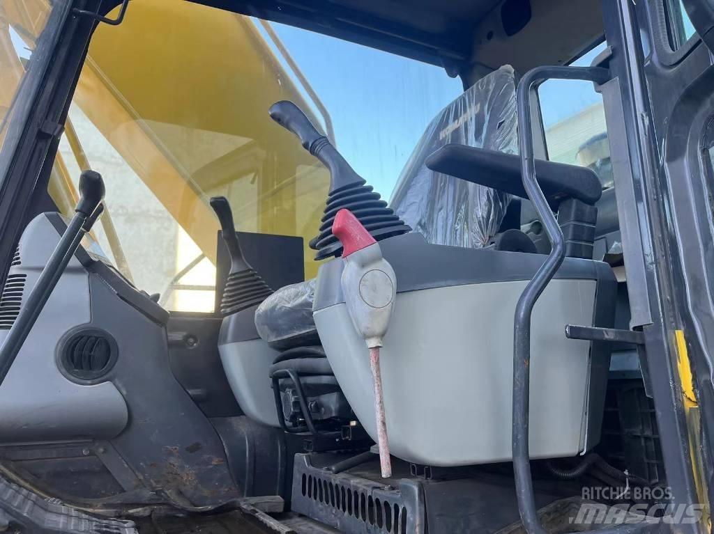 Komatsu pc220-8mo Roomikekskavaatorid