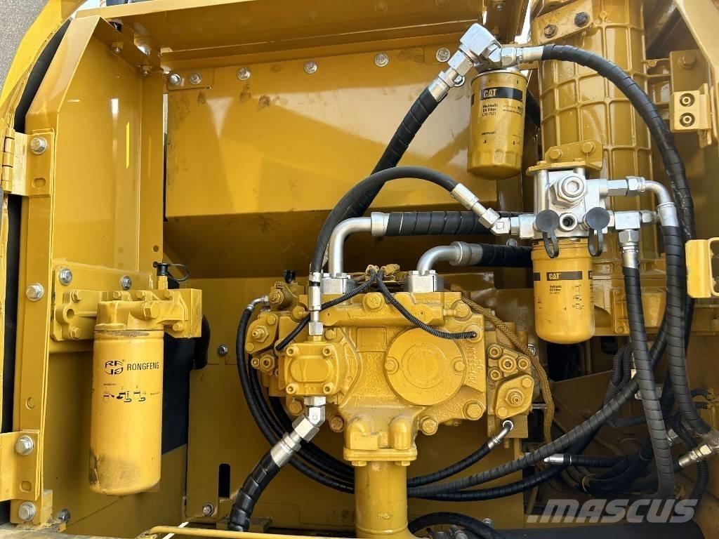 CAT 320 D L Roomikekskavaatorid