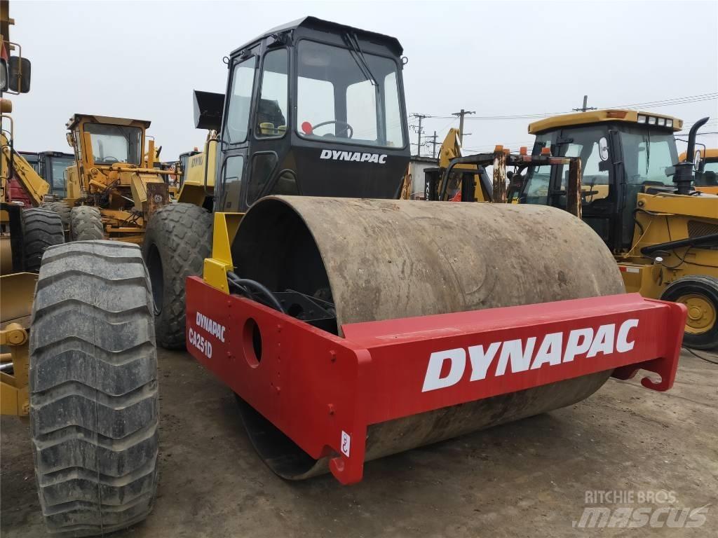 Dynapac CA 251 D Ühe trumliga rullid