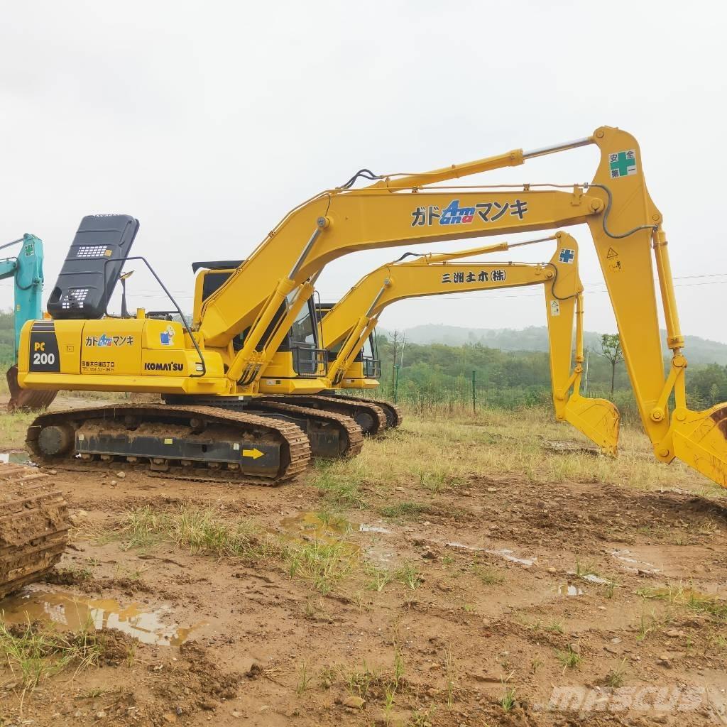 Komatsu PC200-8 Roomikekskavaatorid