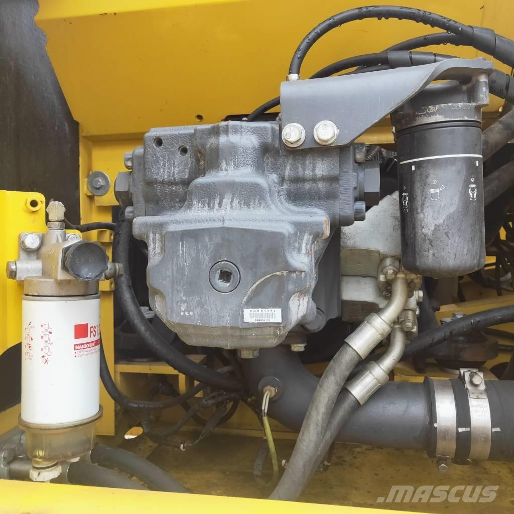 Komatsu PC200-8 Roomikekskavaatorid