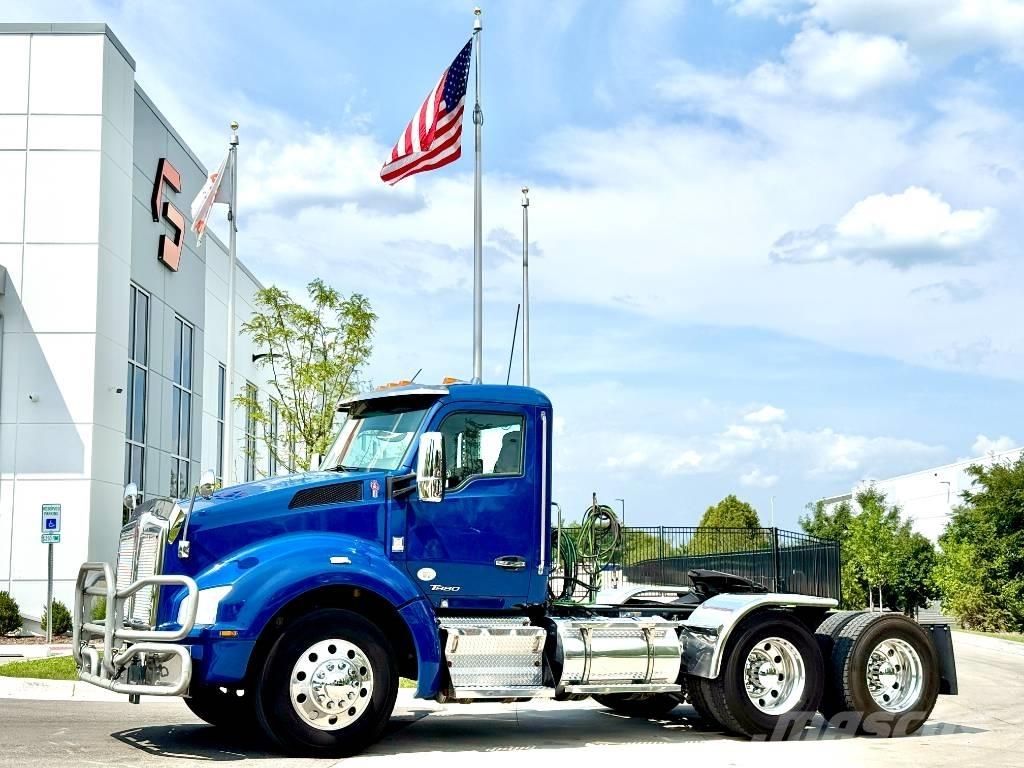 Kenworth T 880 Sadulveokid