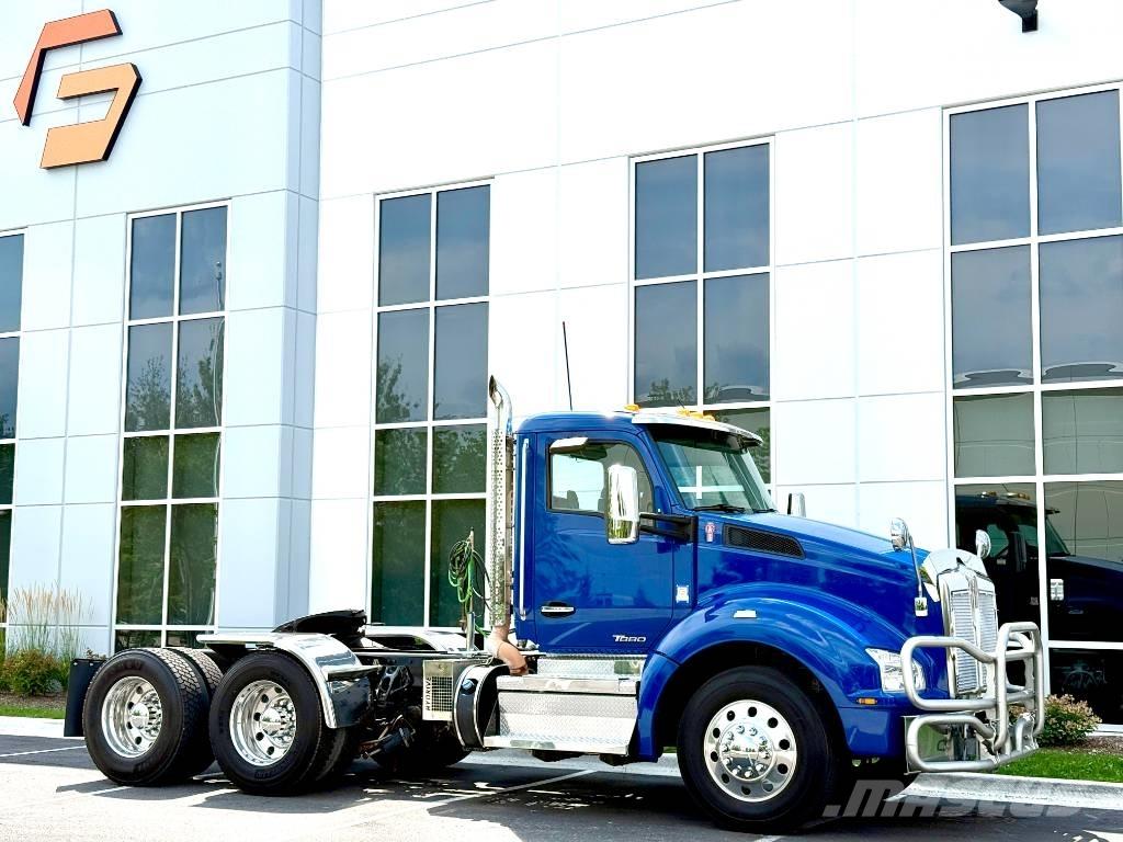 Kenworth T 880 Sadulveokid