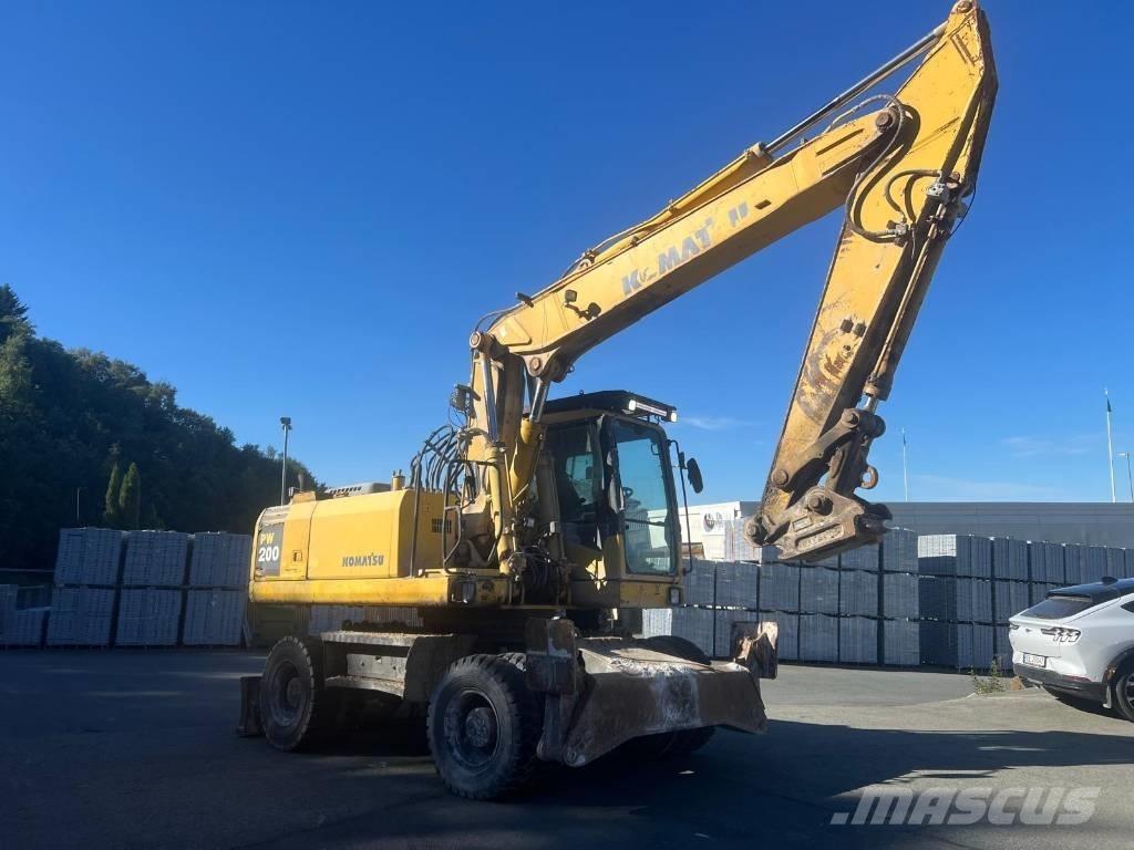 Komatsu PW 200-7 Ratasekskavaatorid
