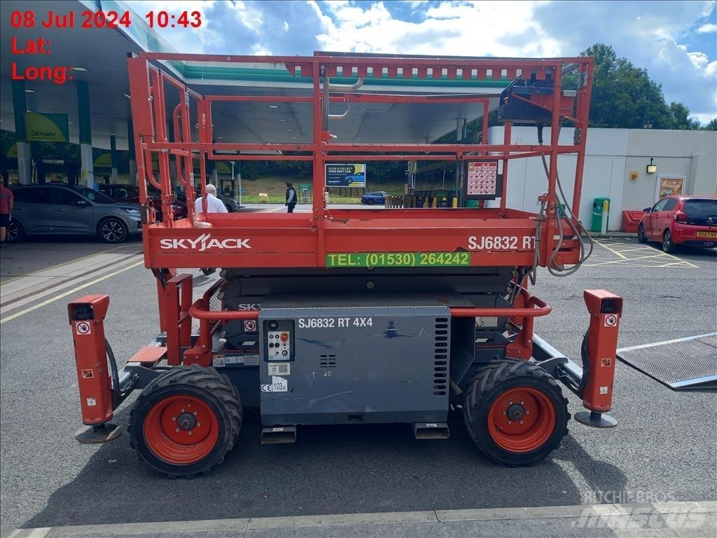 SkyJack SJ 6832 RT Käärtõstukid