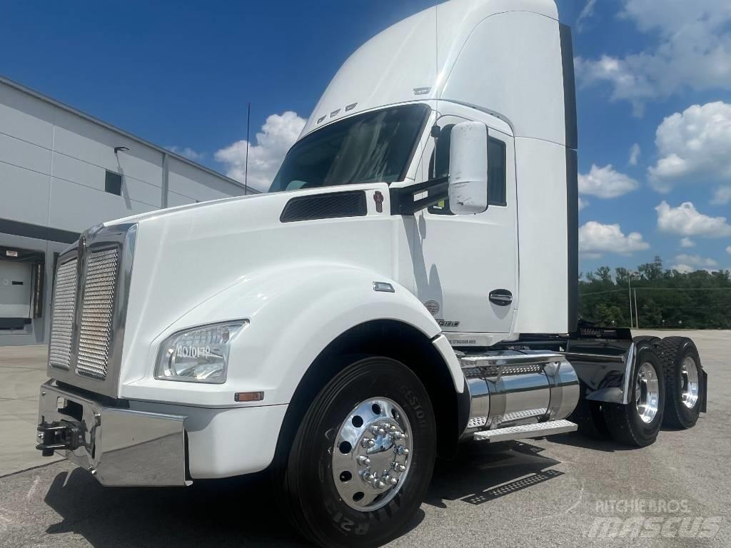 Kenworth T 880 Sadulveokid
